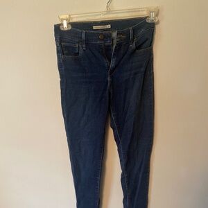 Levi 720 high waisted skinny jeans W26 L32